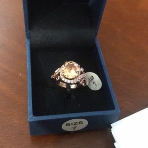 Woman’s Size 7 Rose Gold tone ring